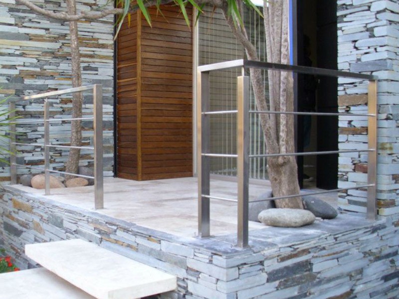 Barandas de acero inoxidable con varillas - Proyecto 9