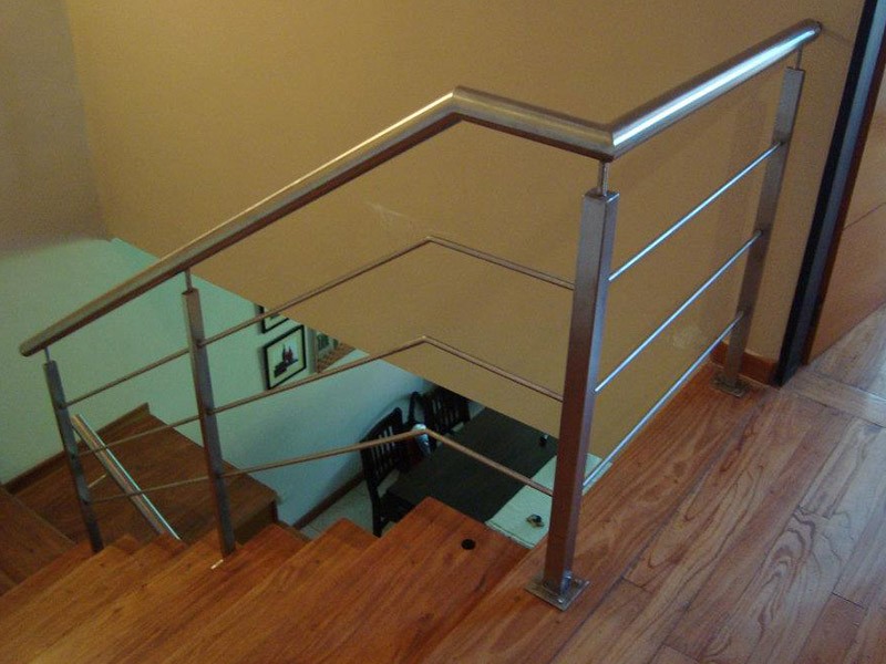 Barandas de acero inoxidable con varillas - Proyecto 10