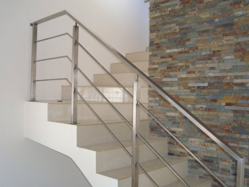 Barandas de acero inoxidable con varillas - Proyecto 15