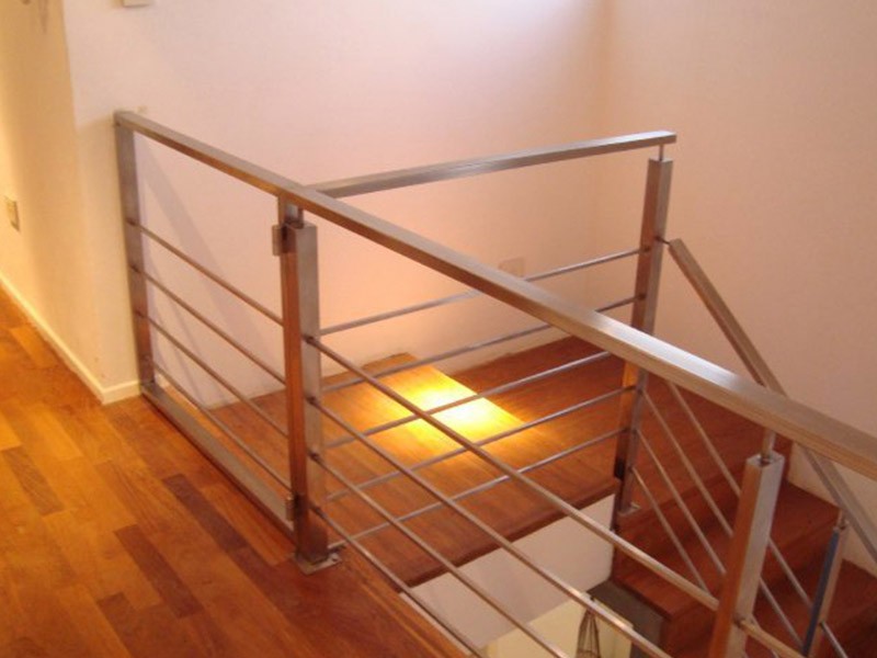 Barandas de acero inoxidable con varillas - Proyecto 16